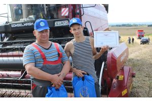 Легко ли быть в лидерах и в спорте, и в уборке урожая?